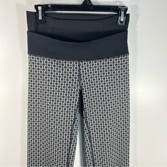 Lululemon High Waist Knit Geometric Slim Straight Pants Black Gray; Lulu Size 8 - Picture 2 of 13